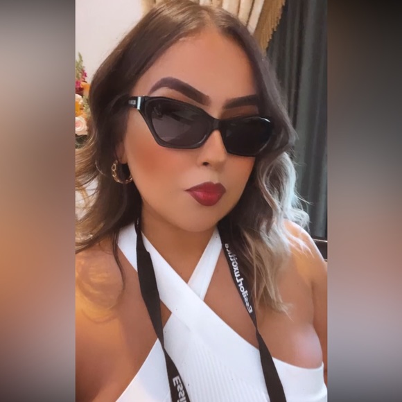 Meet your Posher, Priscilla - Picture 1 of 1